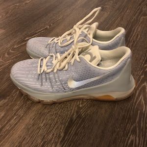 Nike Kevin Durant 8 Basketball Shoe (7Y)